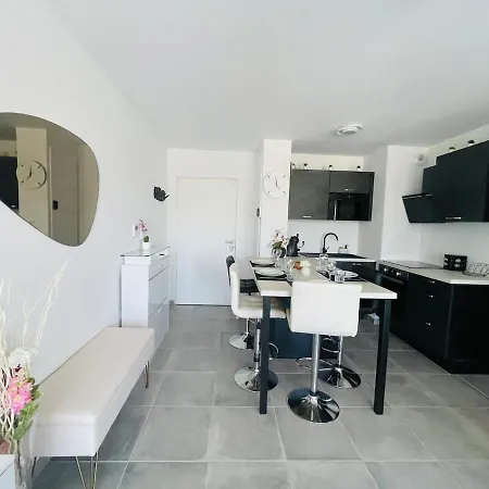 Manilac Au Bord Du *