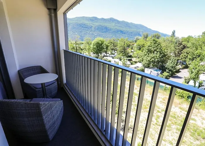 Manilac Au Bord Du * Aix-les-Bains