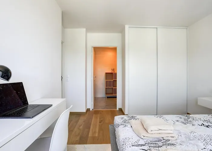 Manilac Au Bord Du Aix-les-Bains