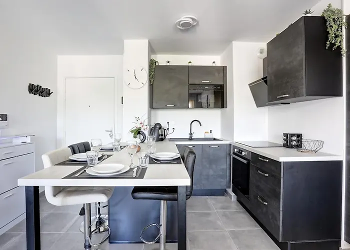 Manilac Au Bord Du Aix-les-Bains